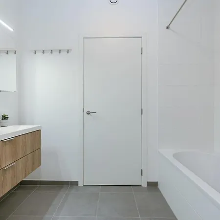 Huswell - Spacious House Close To The * Ostenda